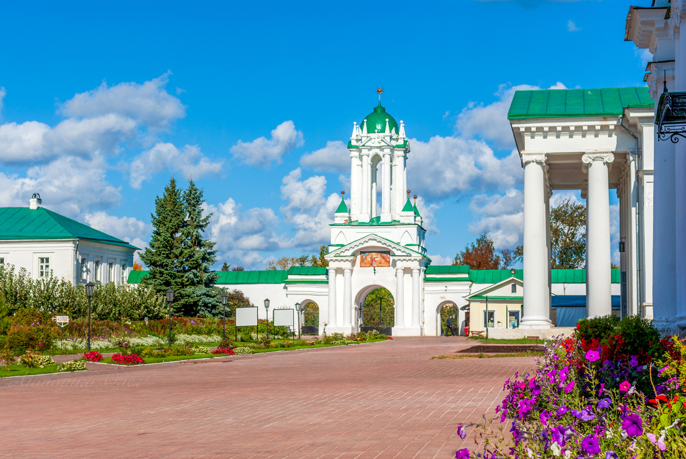 Спасо-Яковлевский монастырь.