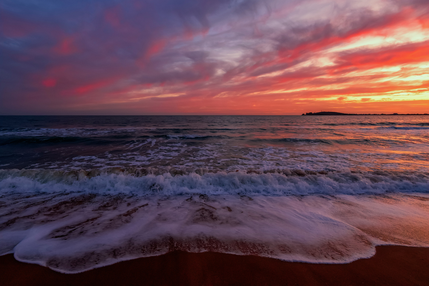 рассвет в бухте Морской пехоты