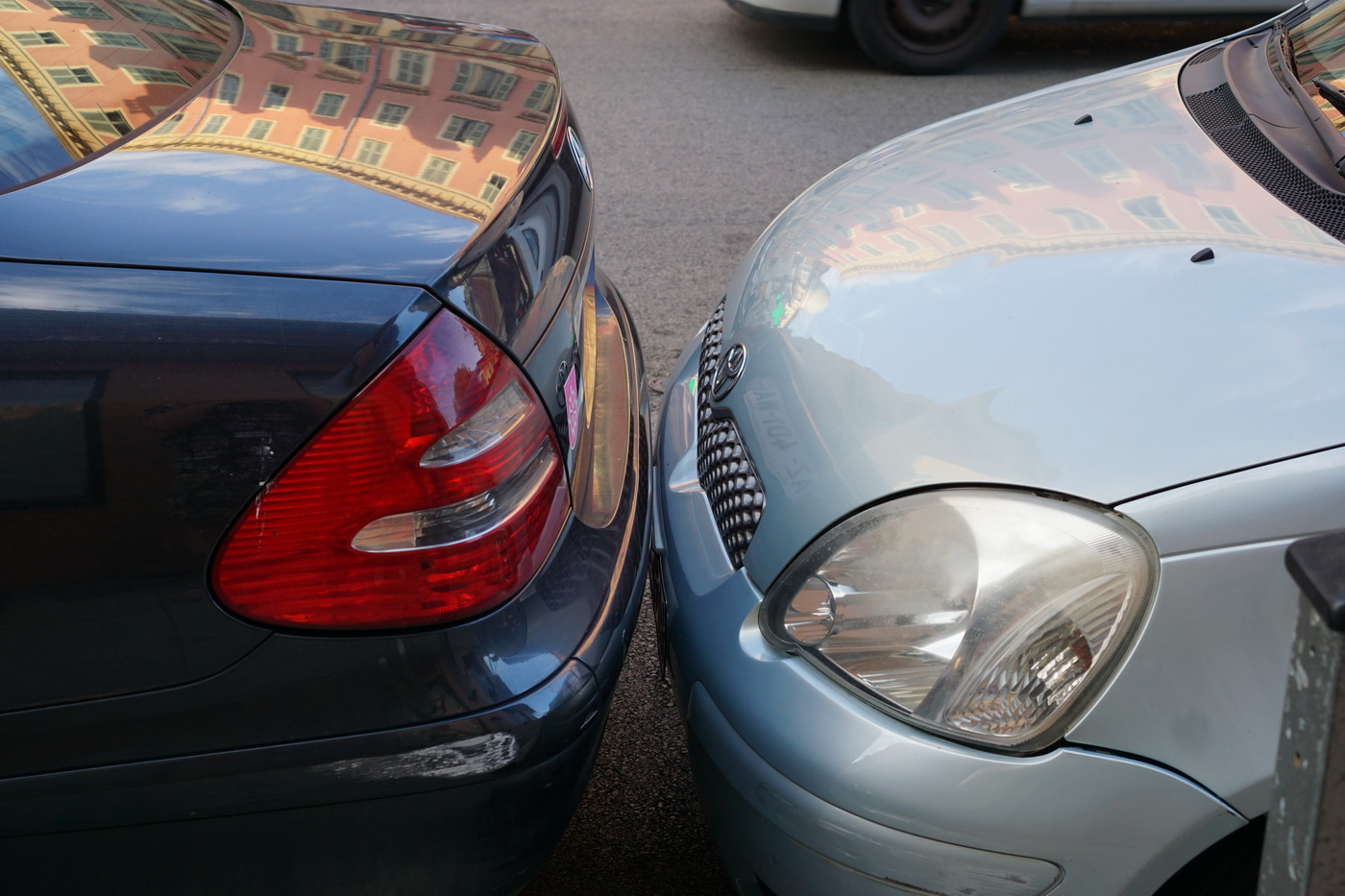 Припарковались.