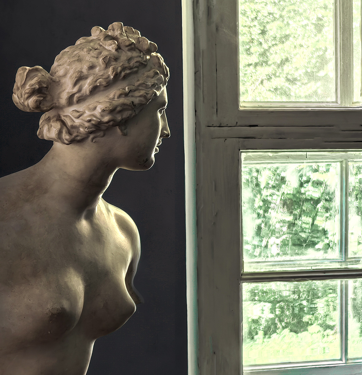 А за окном...