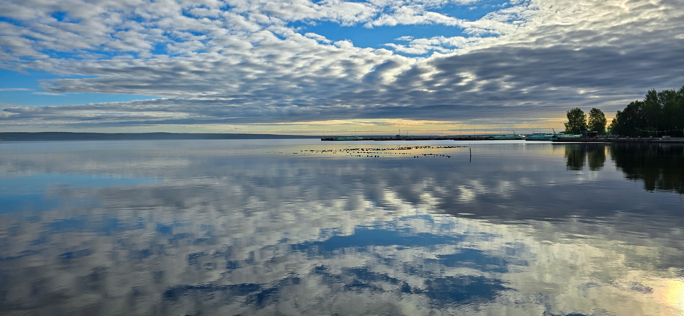 Купалось небо в озере...