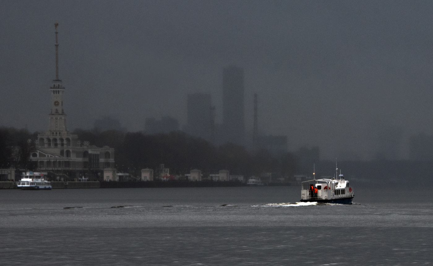 Непогода в Москве.