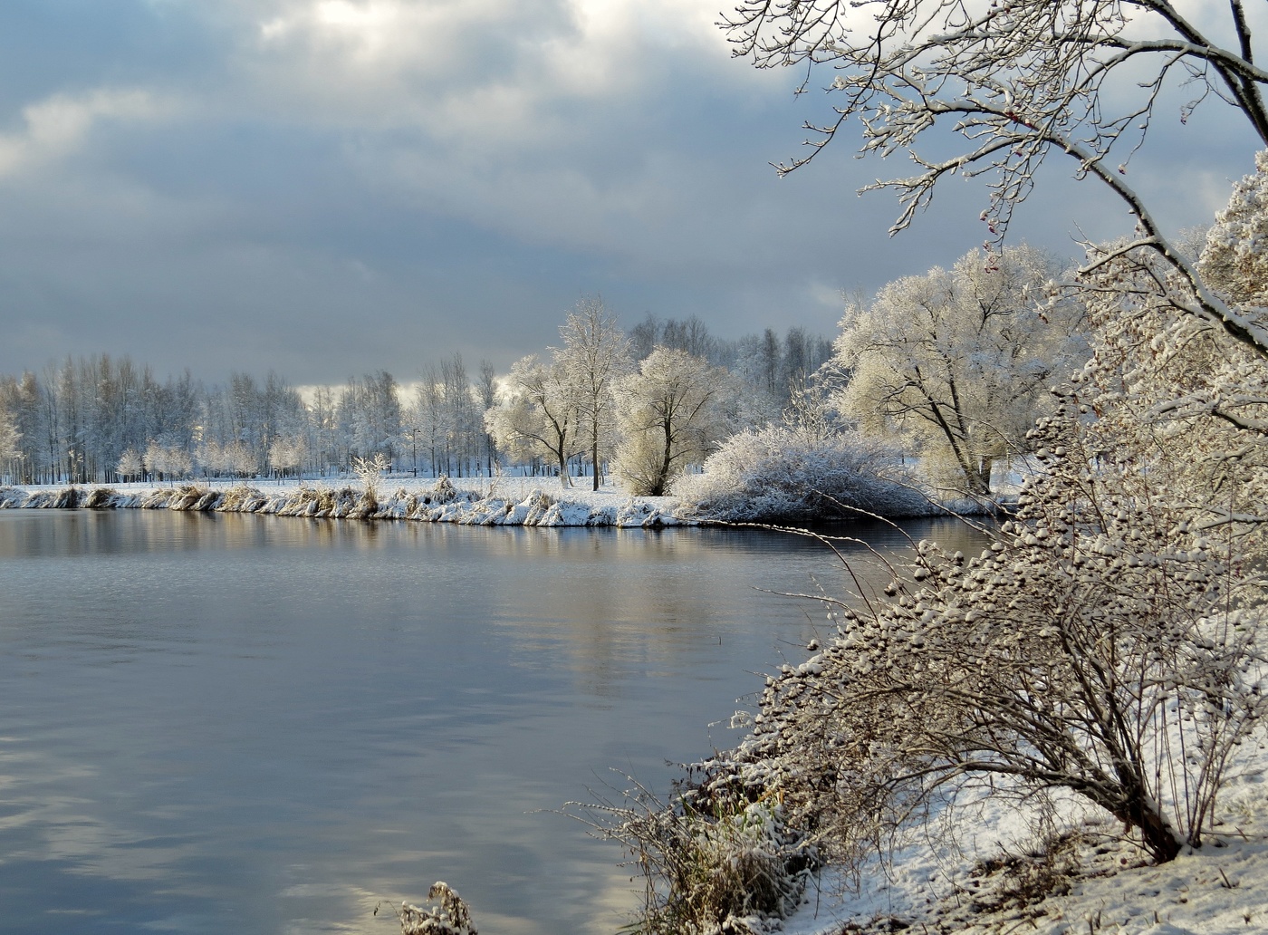 наведалась Зима в гости