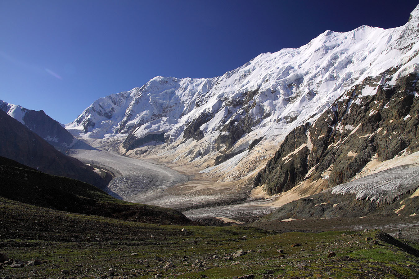 Безенгийская стена