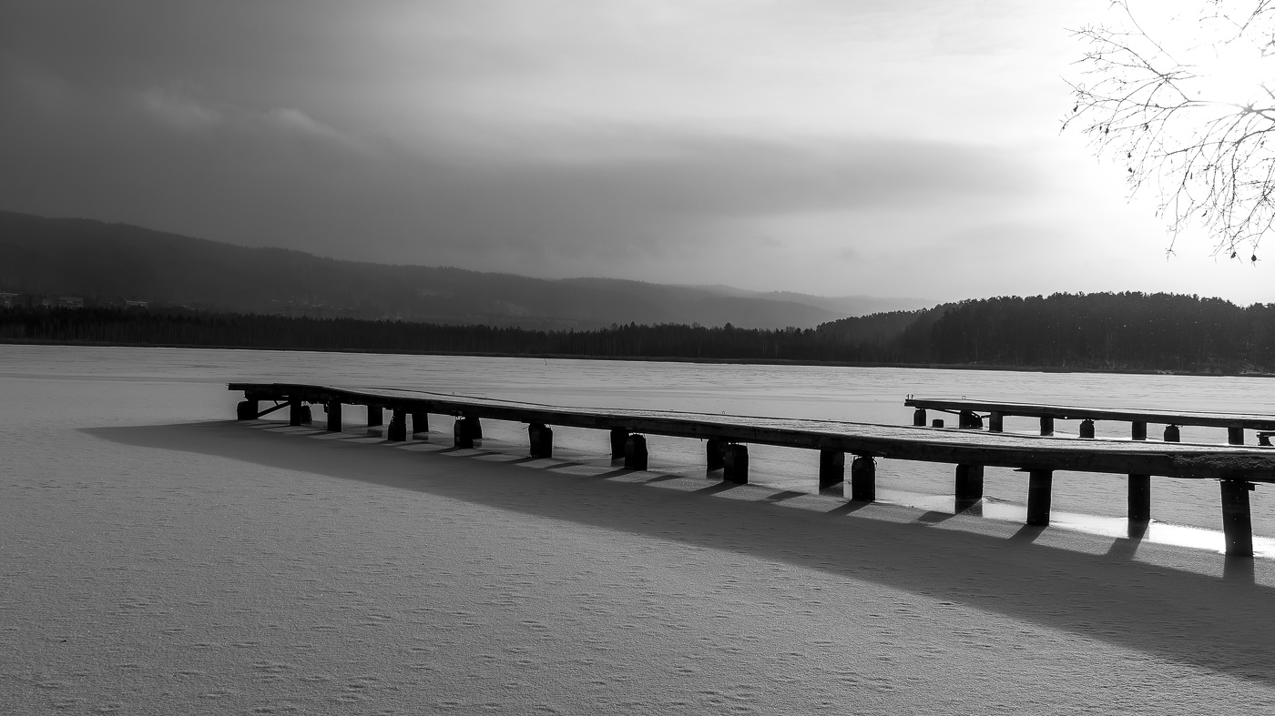 Ноябрь съел все краски.