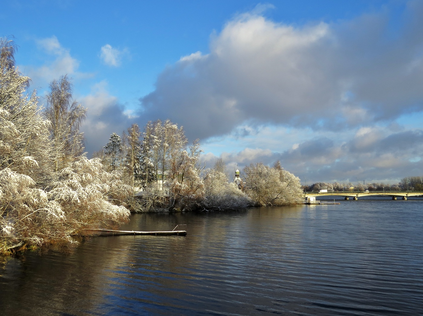 прохладным утром