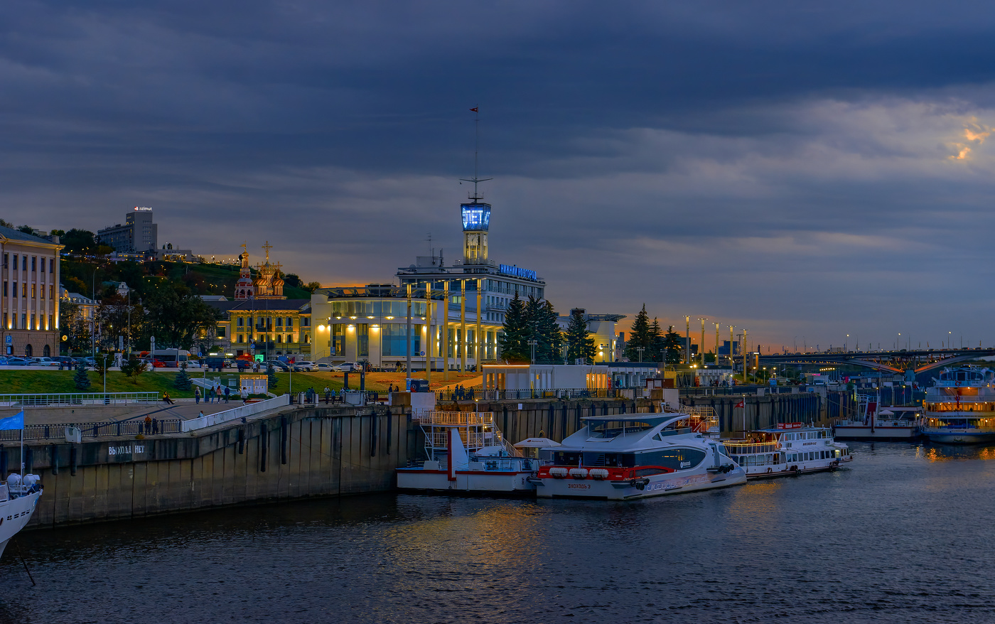 Речная парковка