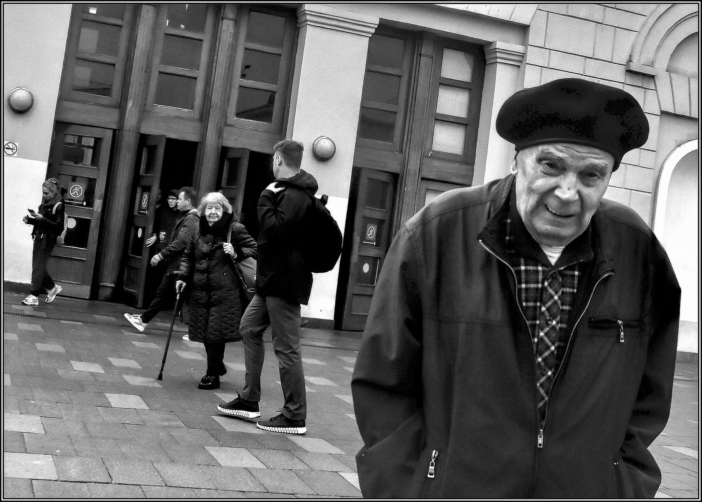 ..... - Куда же ты , Макарыч ? .....