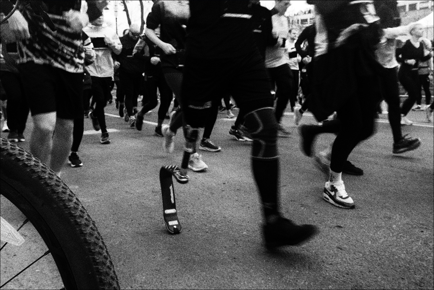 этюдъ с ножками