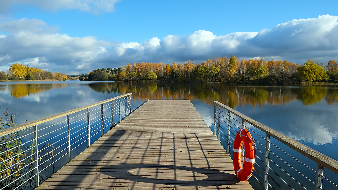 У озера. Осень.