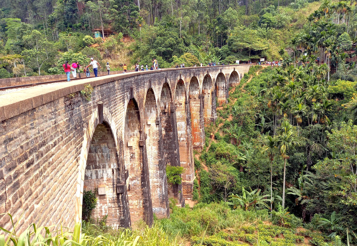 Девятиарочный мост в Шри-Ланка