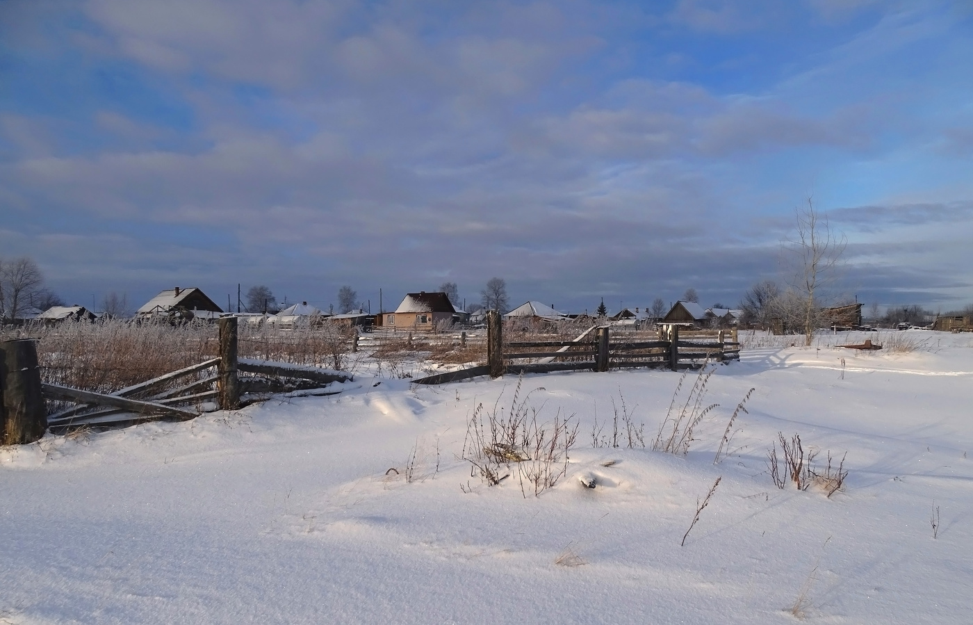 За околицей...