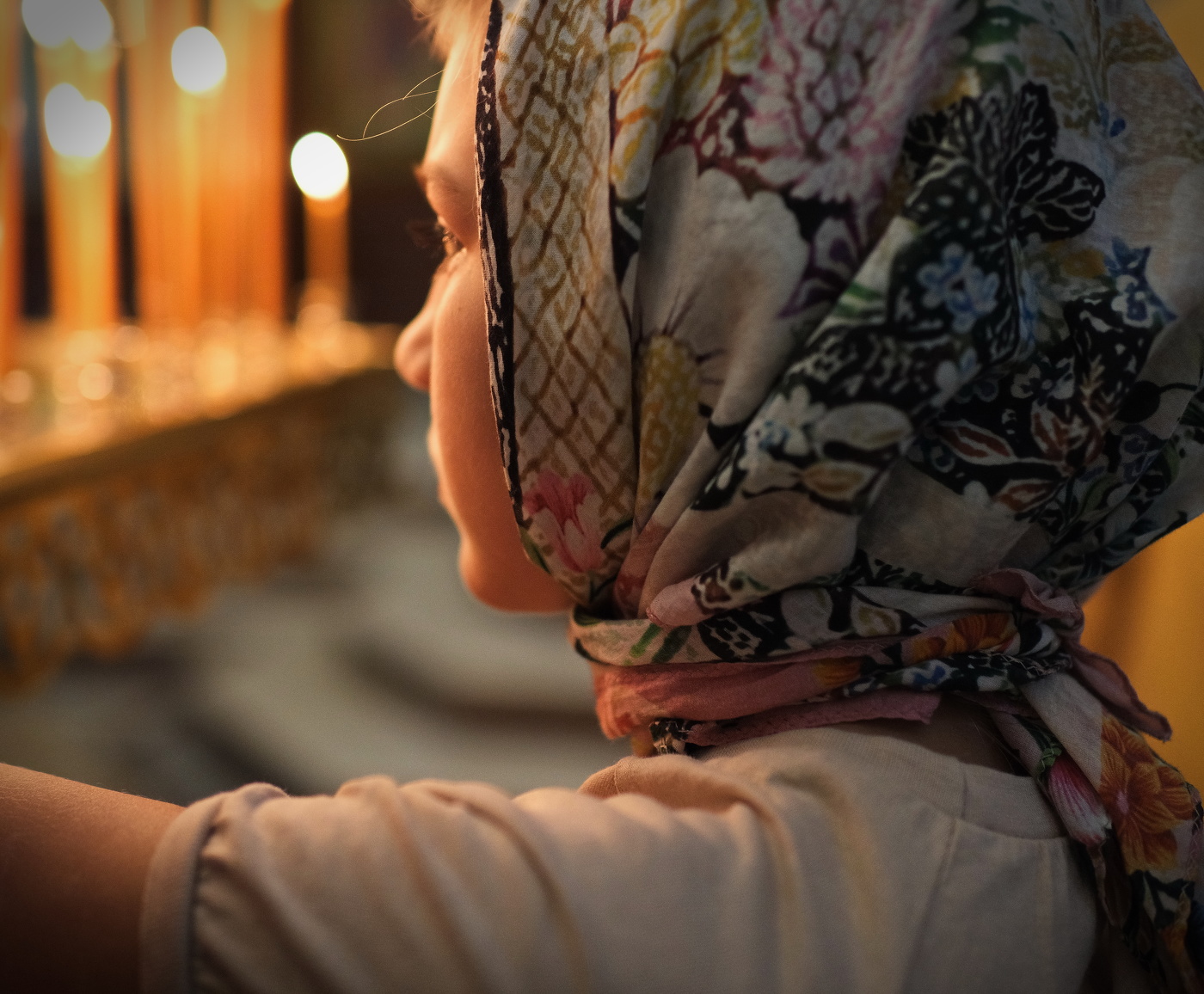 Дети в церкви.