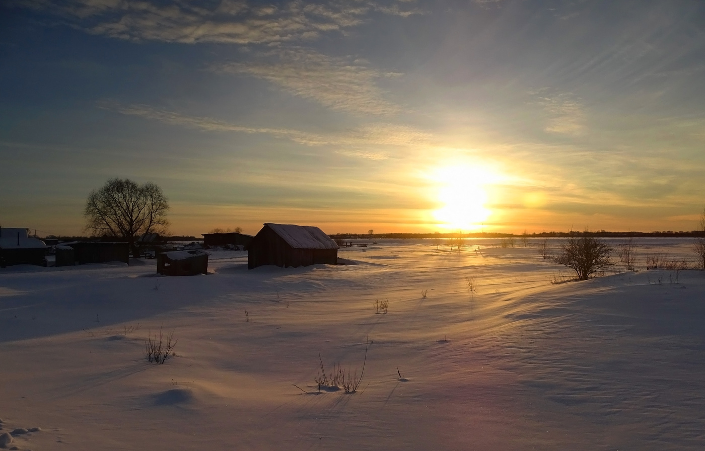 Тишина закатного часа...