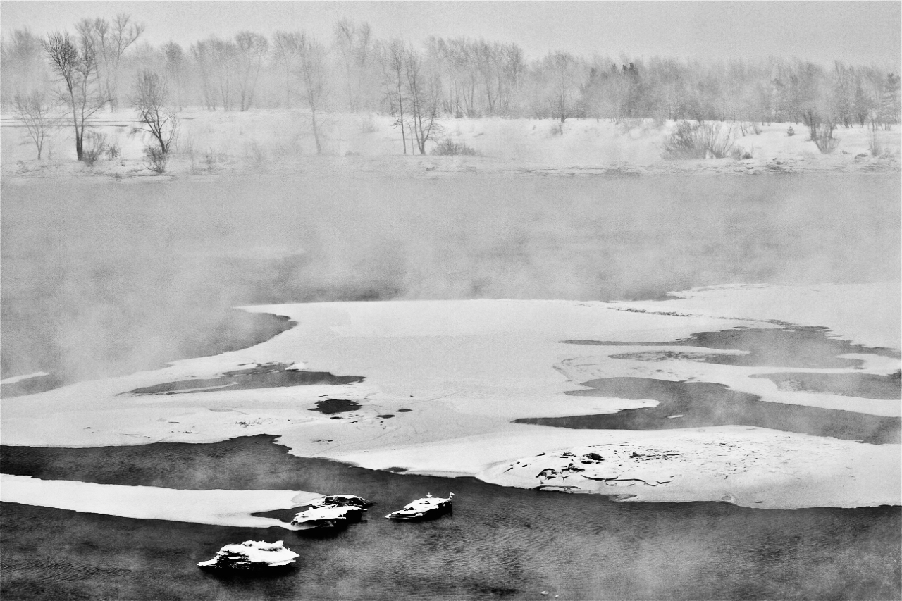 Пришла, с морозцем да туманами...