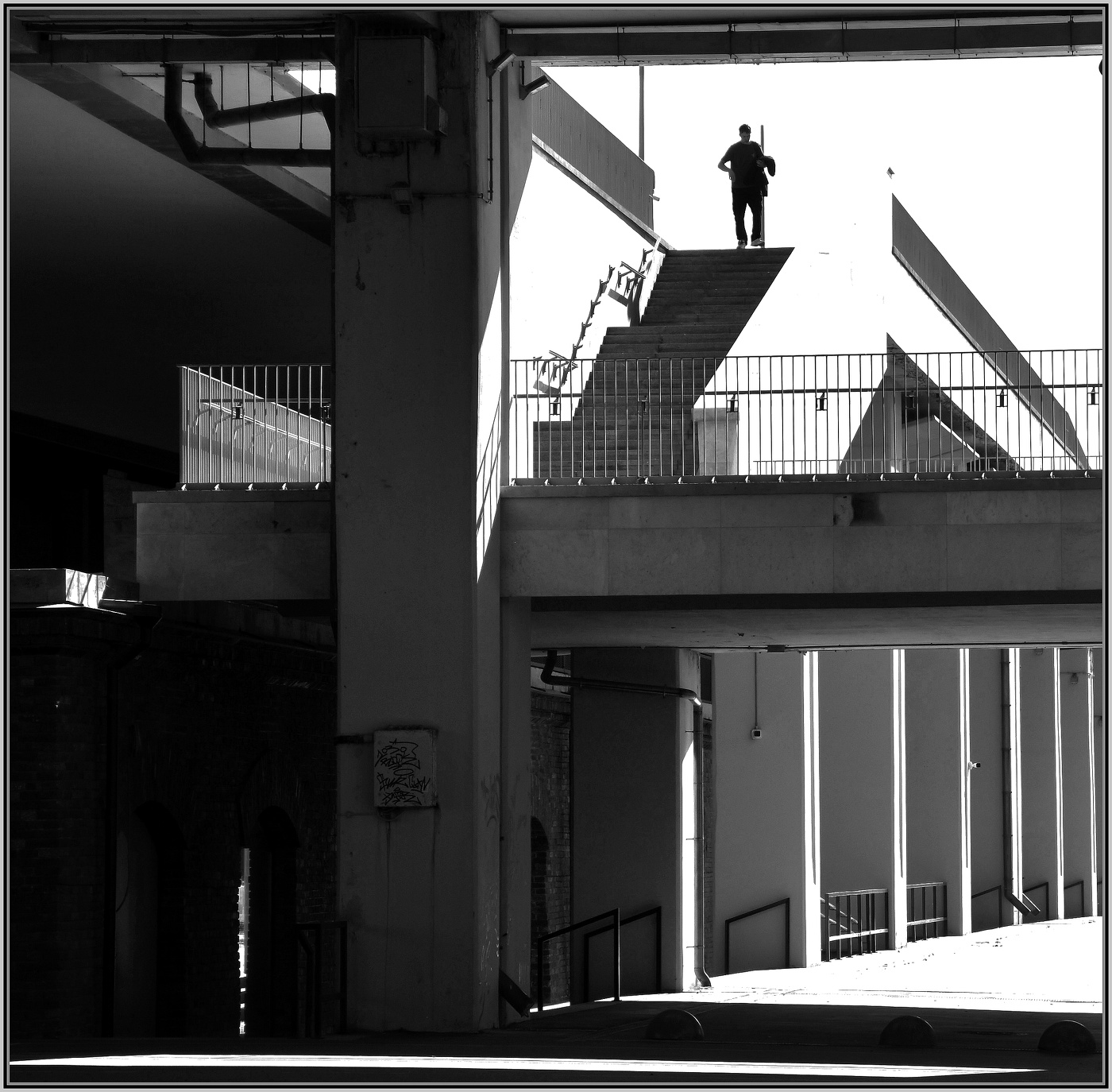 ..... "Человек в квадрате".....