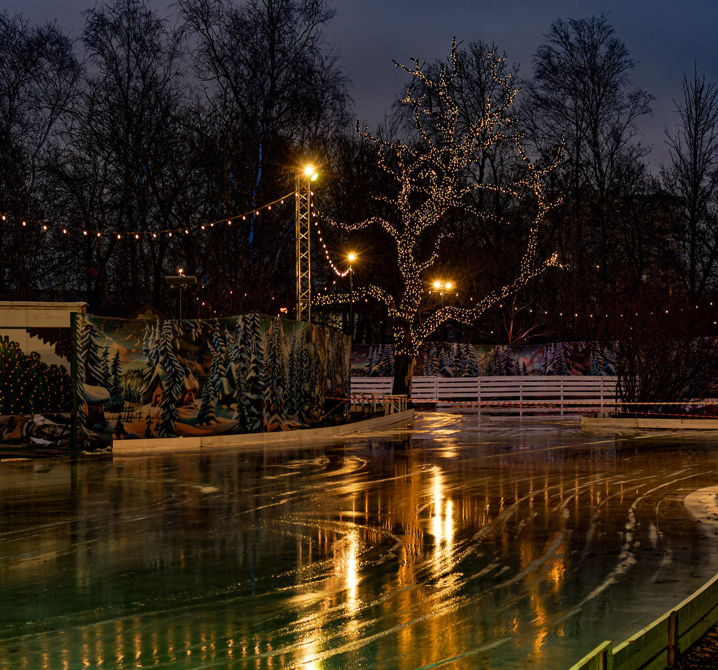 Растаявший каток.