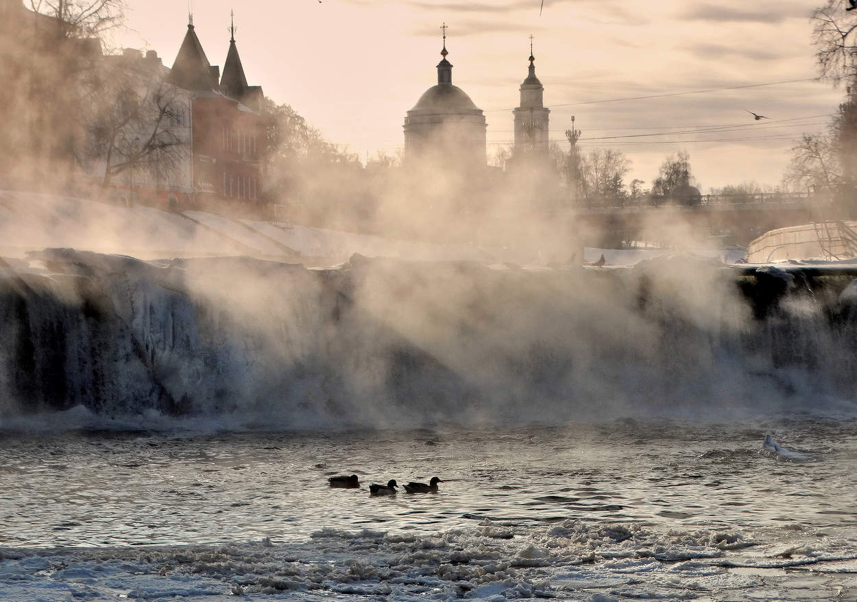 В тумане водопада
