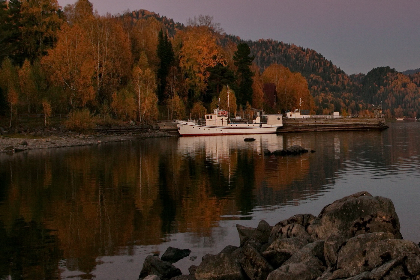 Осенним вечером.