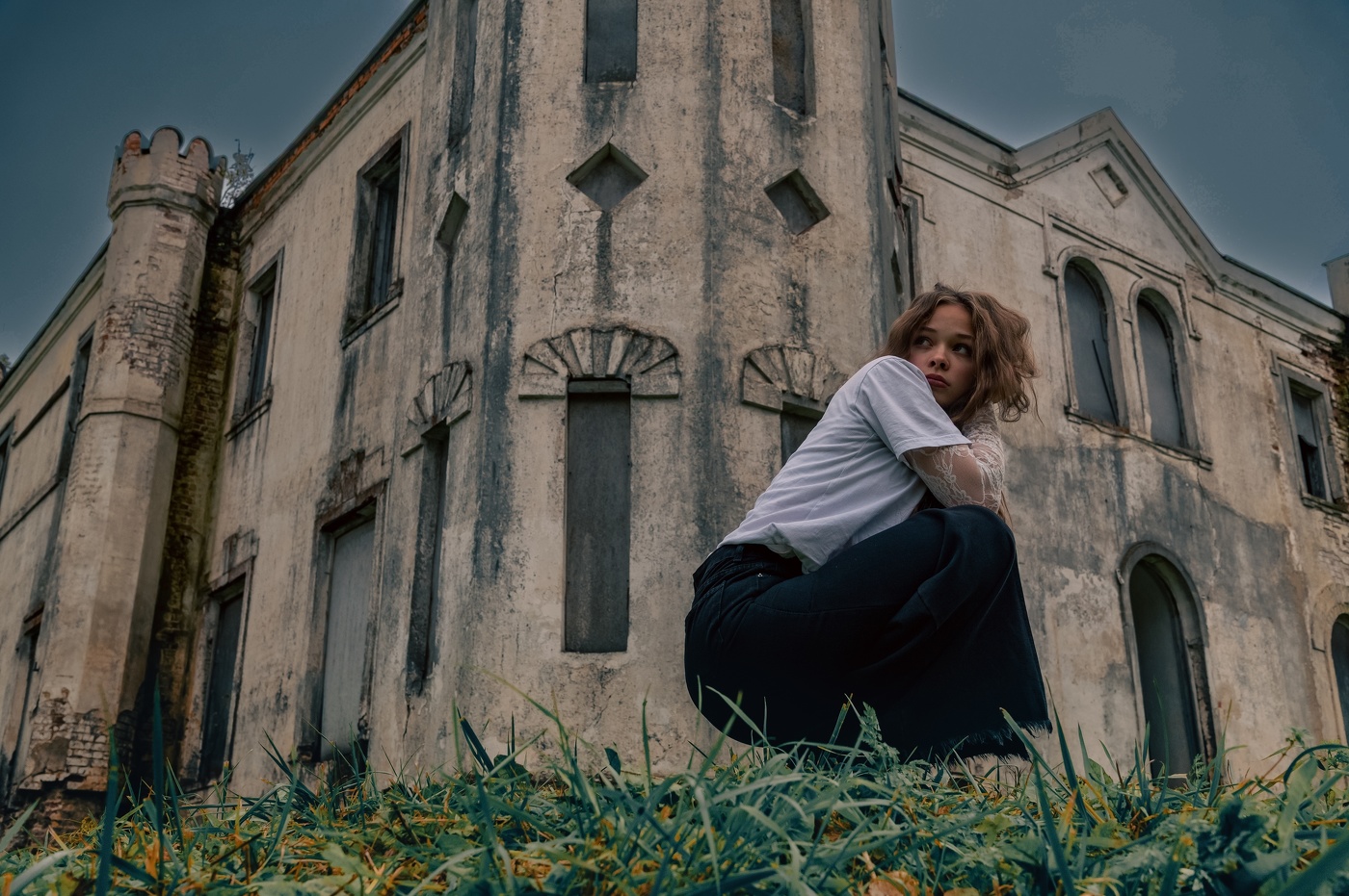 У подножия замка