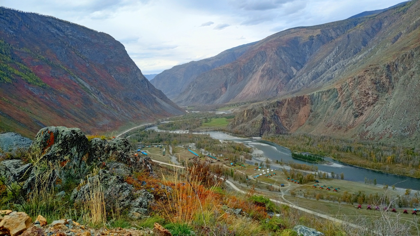 Алтай. Долина реки Чулышман.