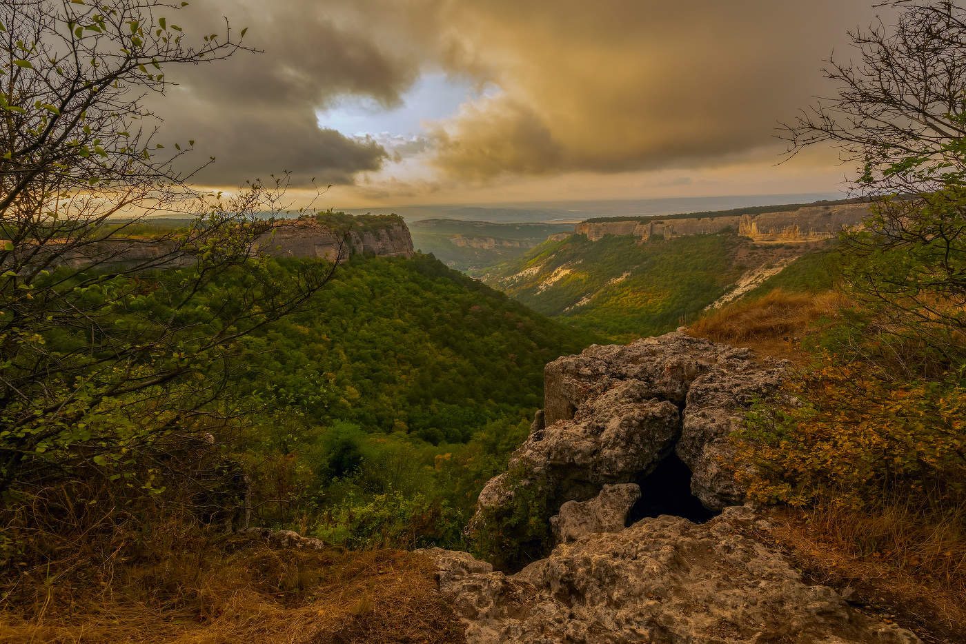 вечер на Мангуп-Кале