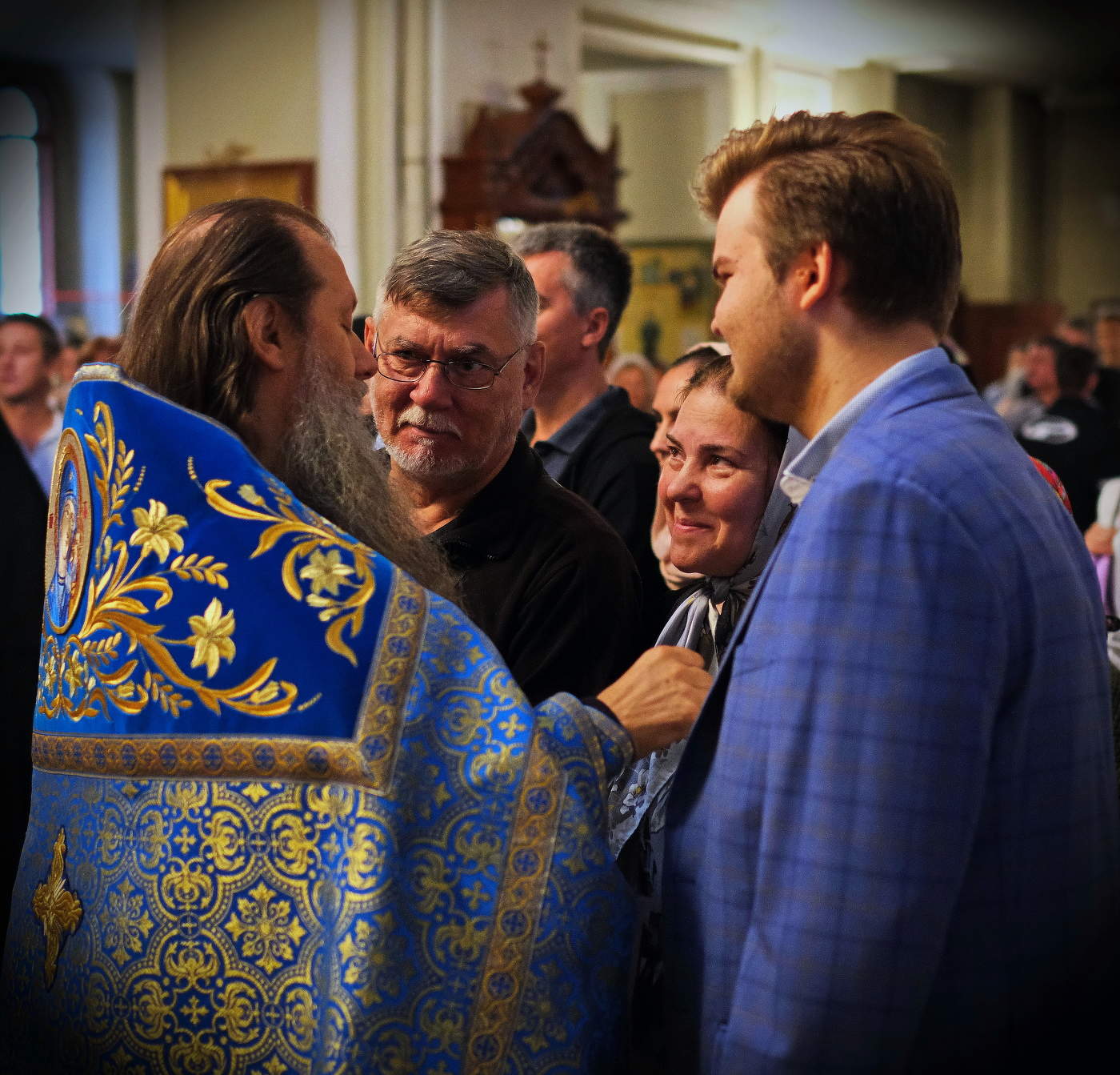 Монастырь. Праздничная служба.