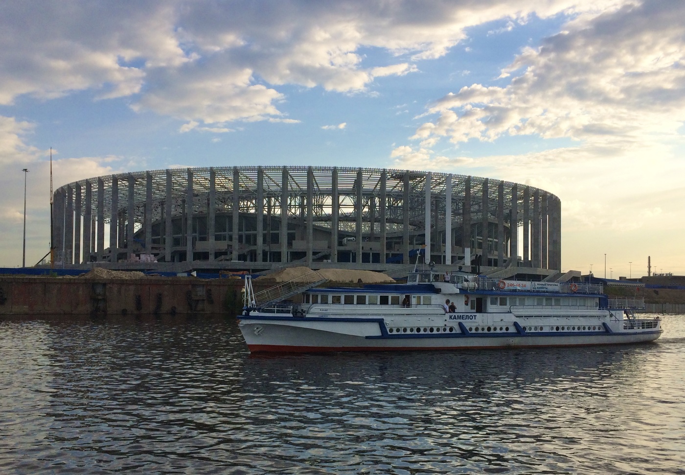 Стадион в Нижнем еще строится