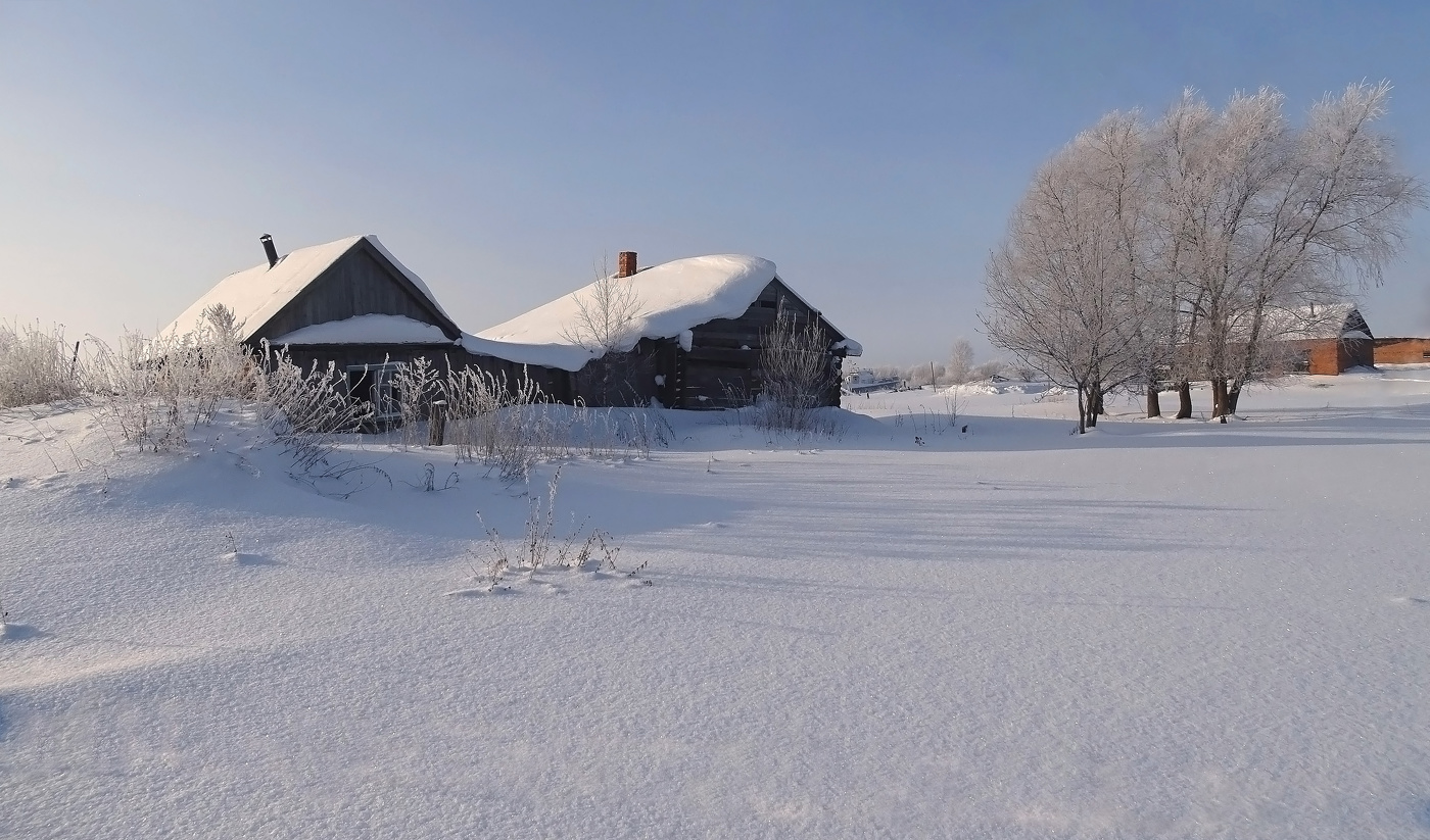 «Снежная колыбель заброшенного дома»