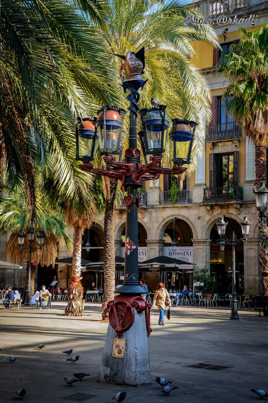 Фонарь Гауди