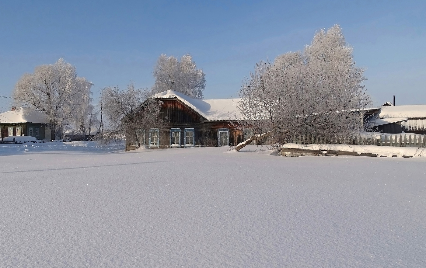 «Снежная идиллия деревни»