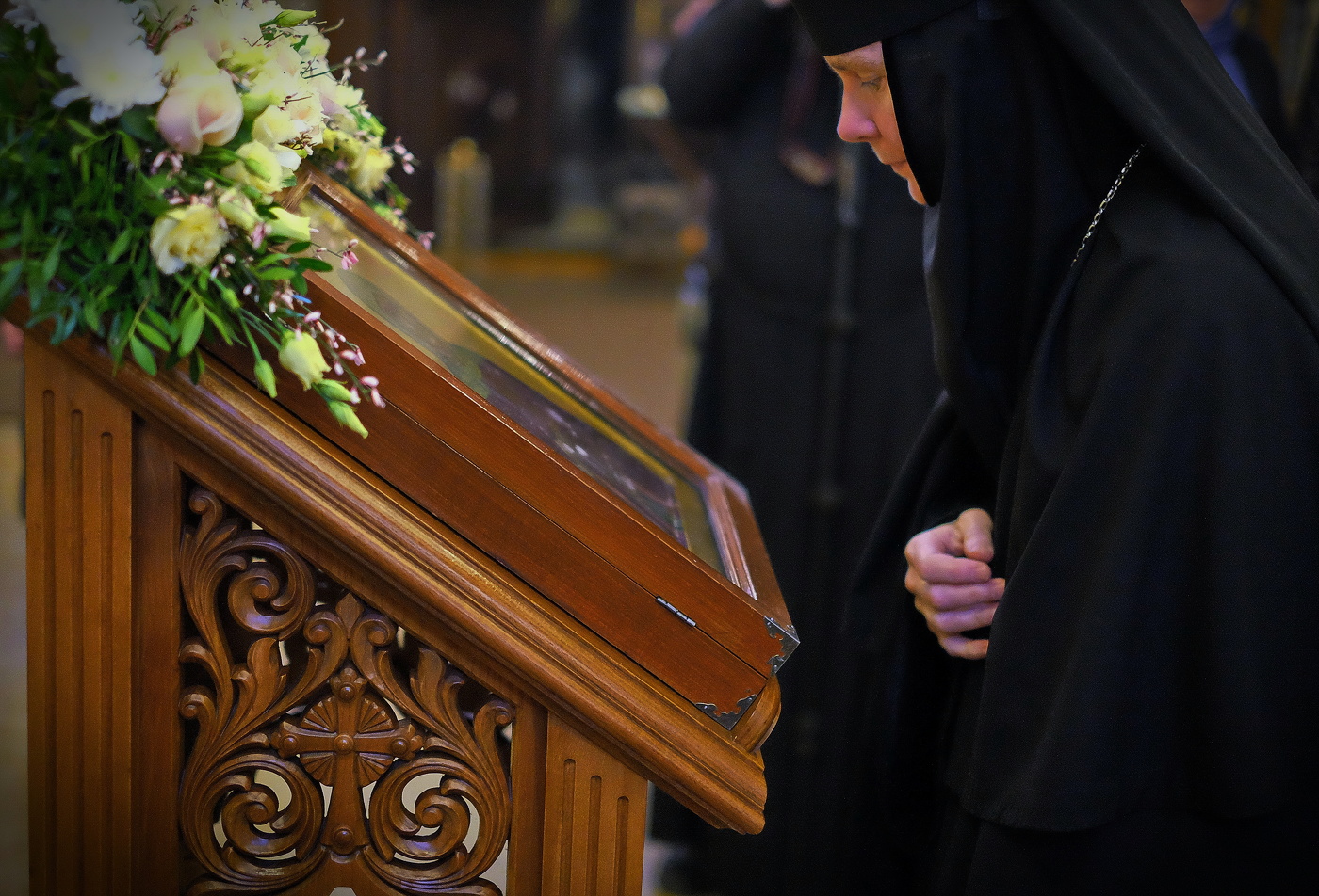 Монастырь. Праздничная служба.