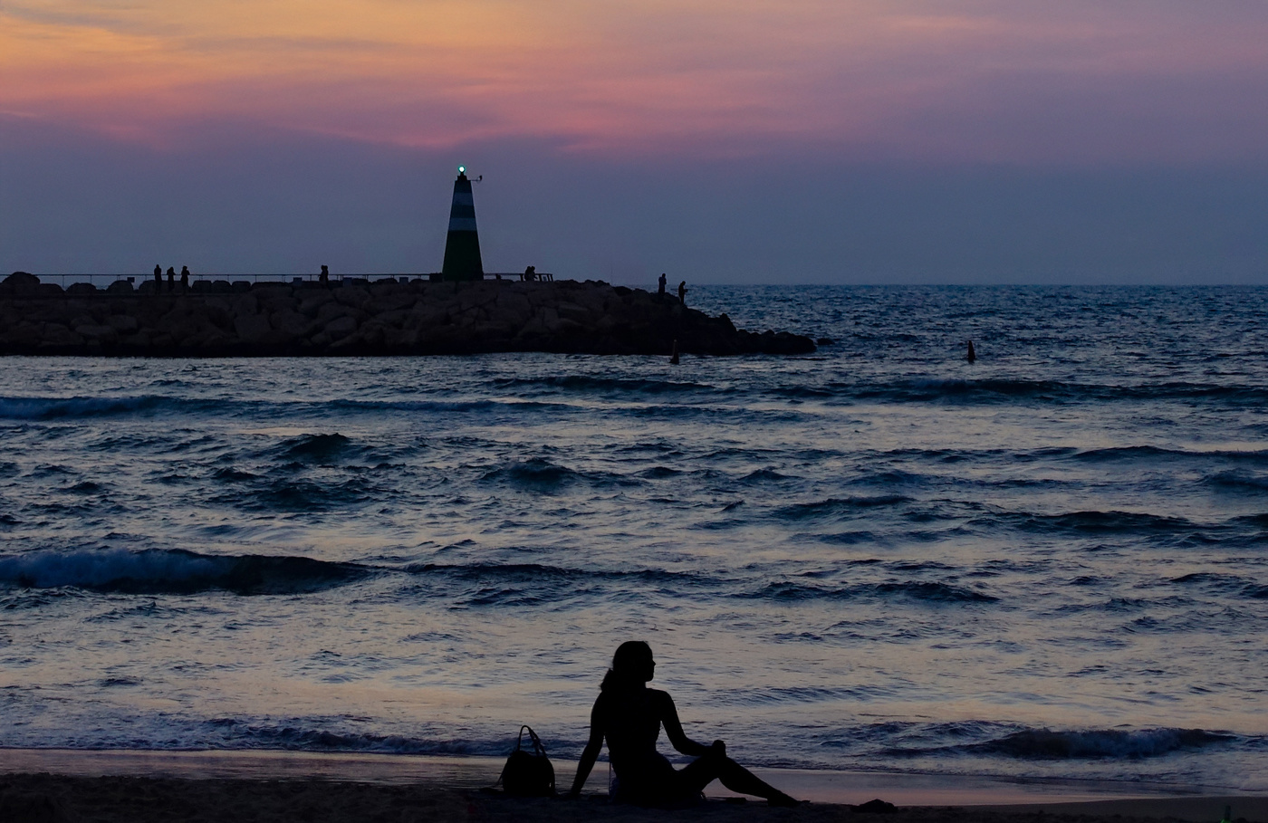 У теплого моря