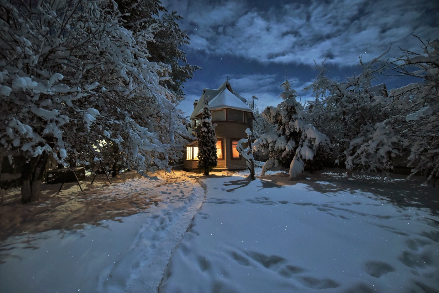 "Ночь новогодняя прошла, подкрался новый день ..."