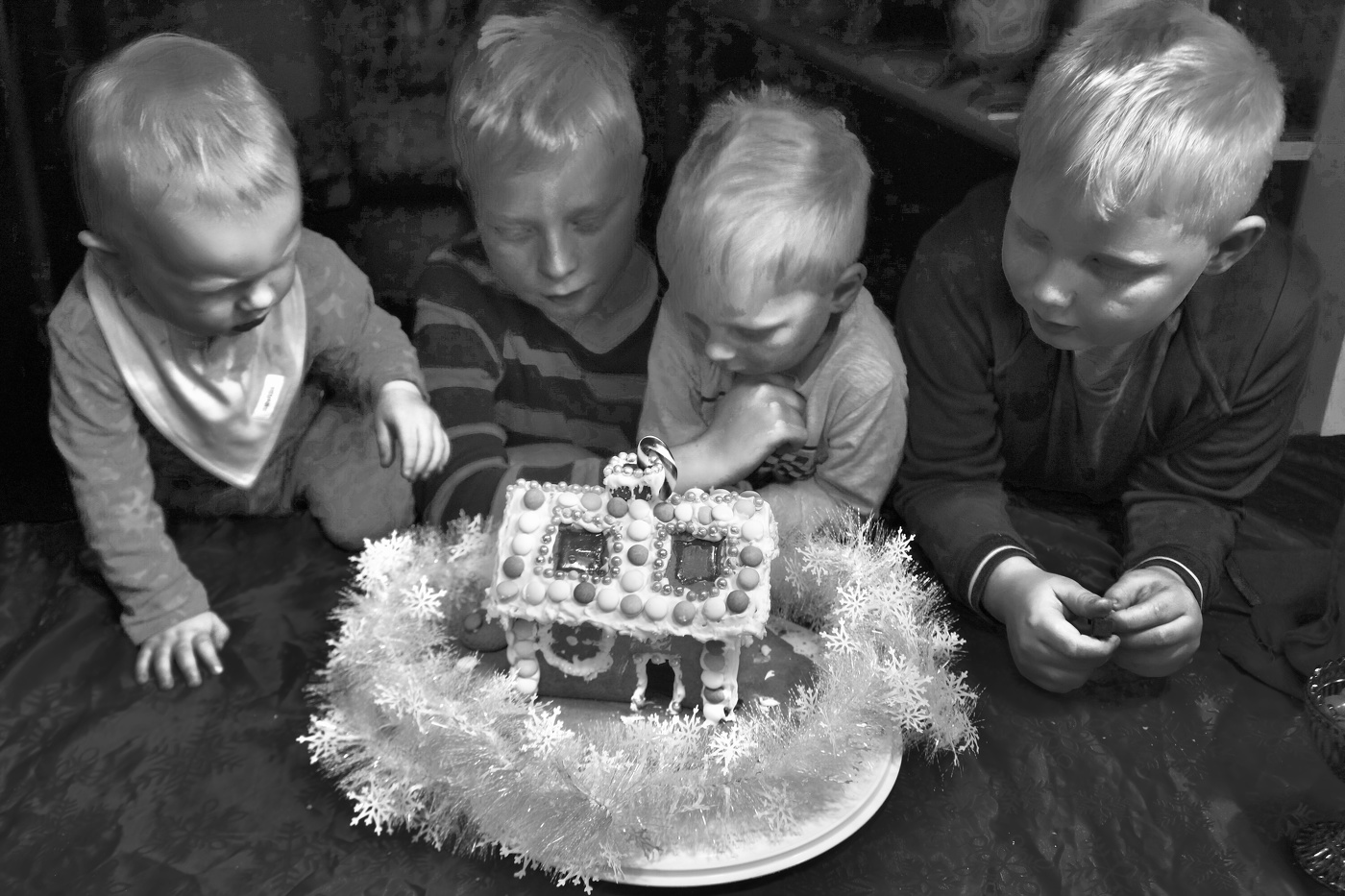 У вкусного домика :)