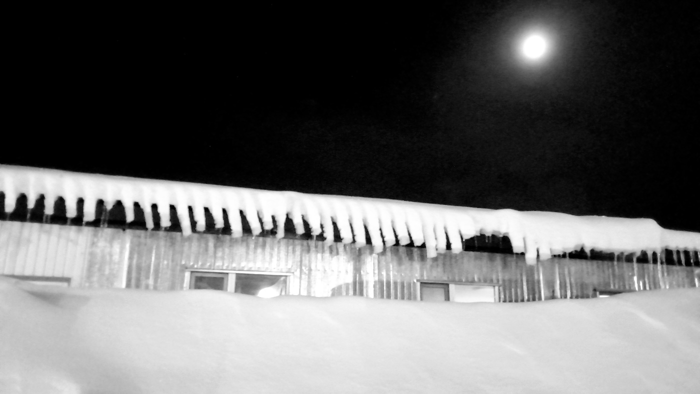 А за окном снег...