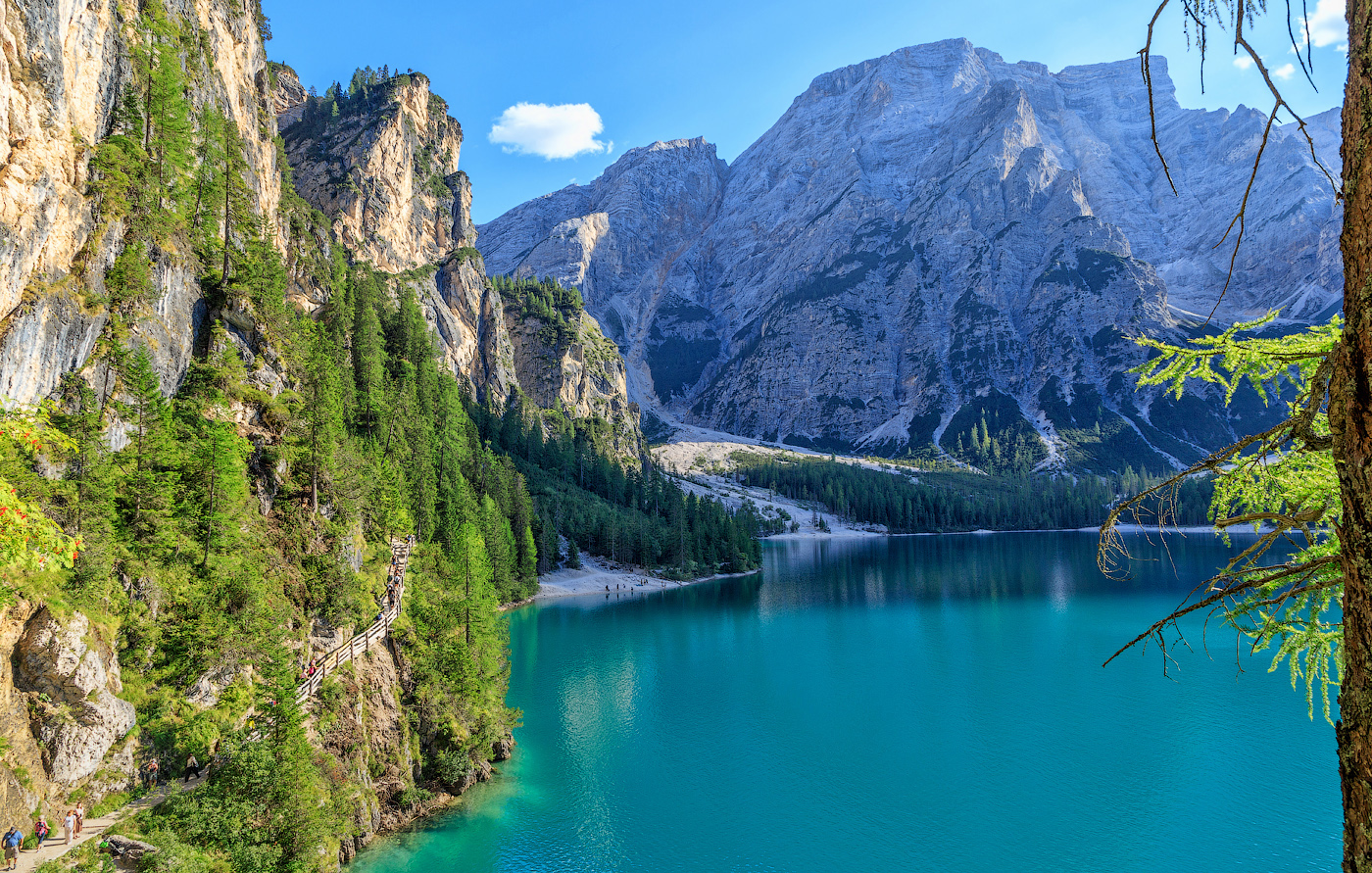 Прогулка по дорожке вокруг озера Брайес