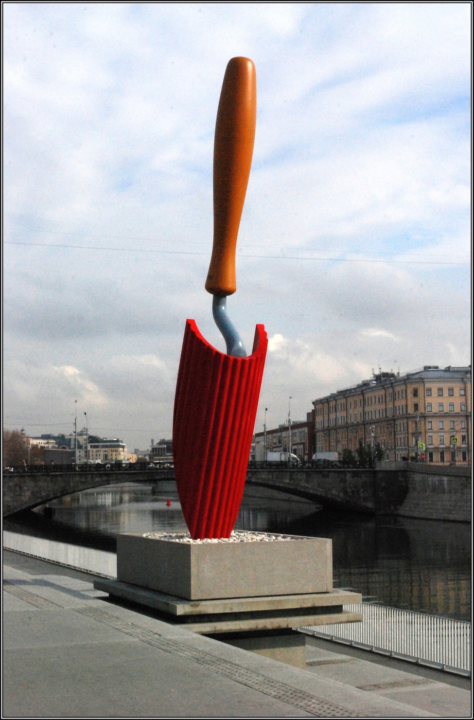 .... "Скульптура памятник Садовой лопатке"....