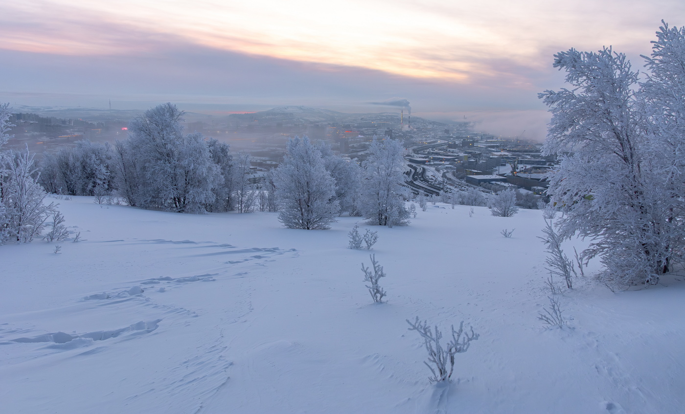 по заснеженным сопкам