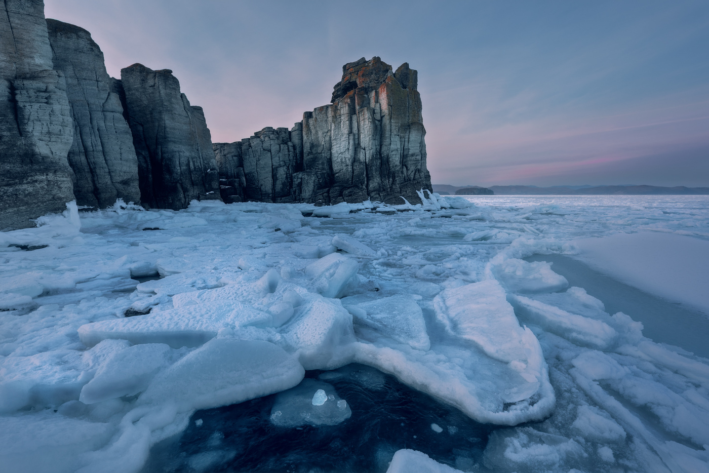 Вечер среди льдов Японского моря