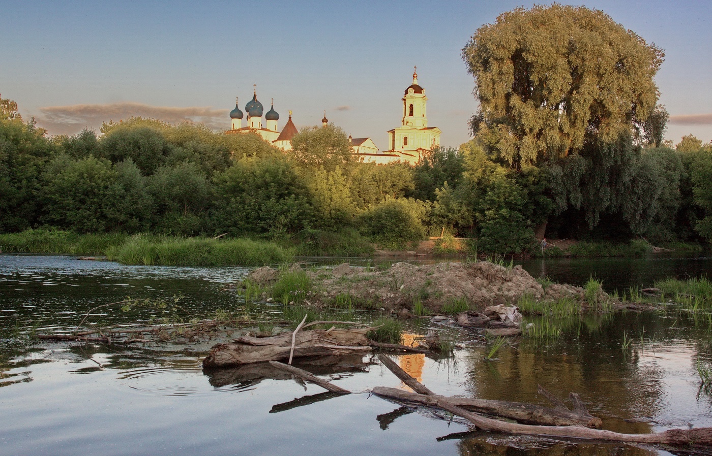 Летний вечер в старом городе С