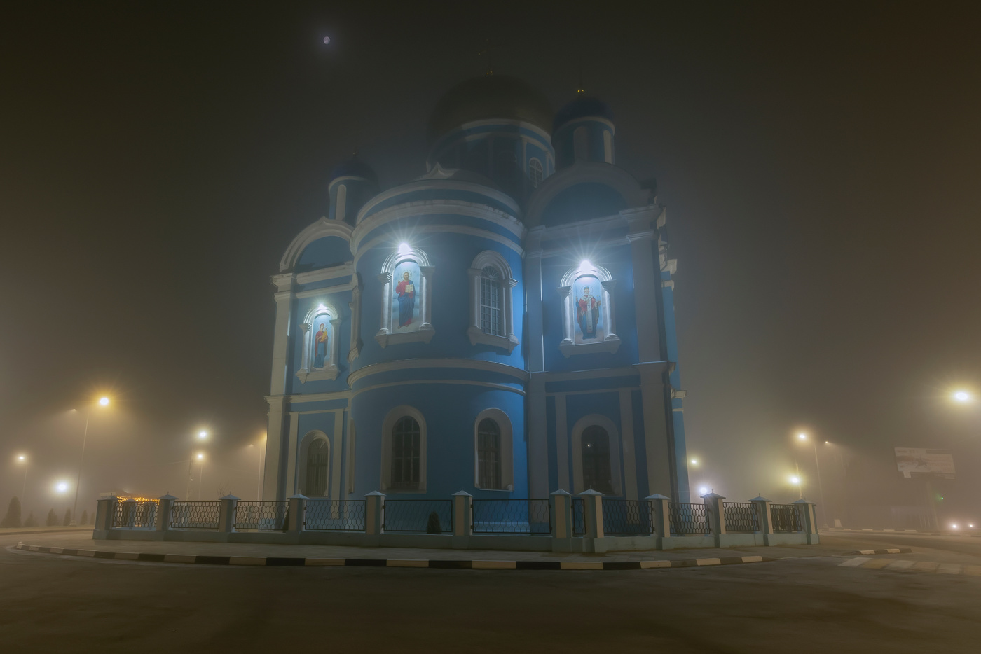 туманным лунным утром