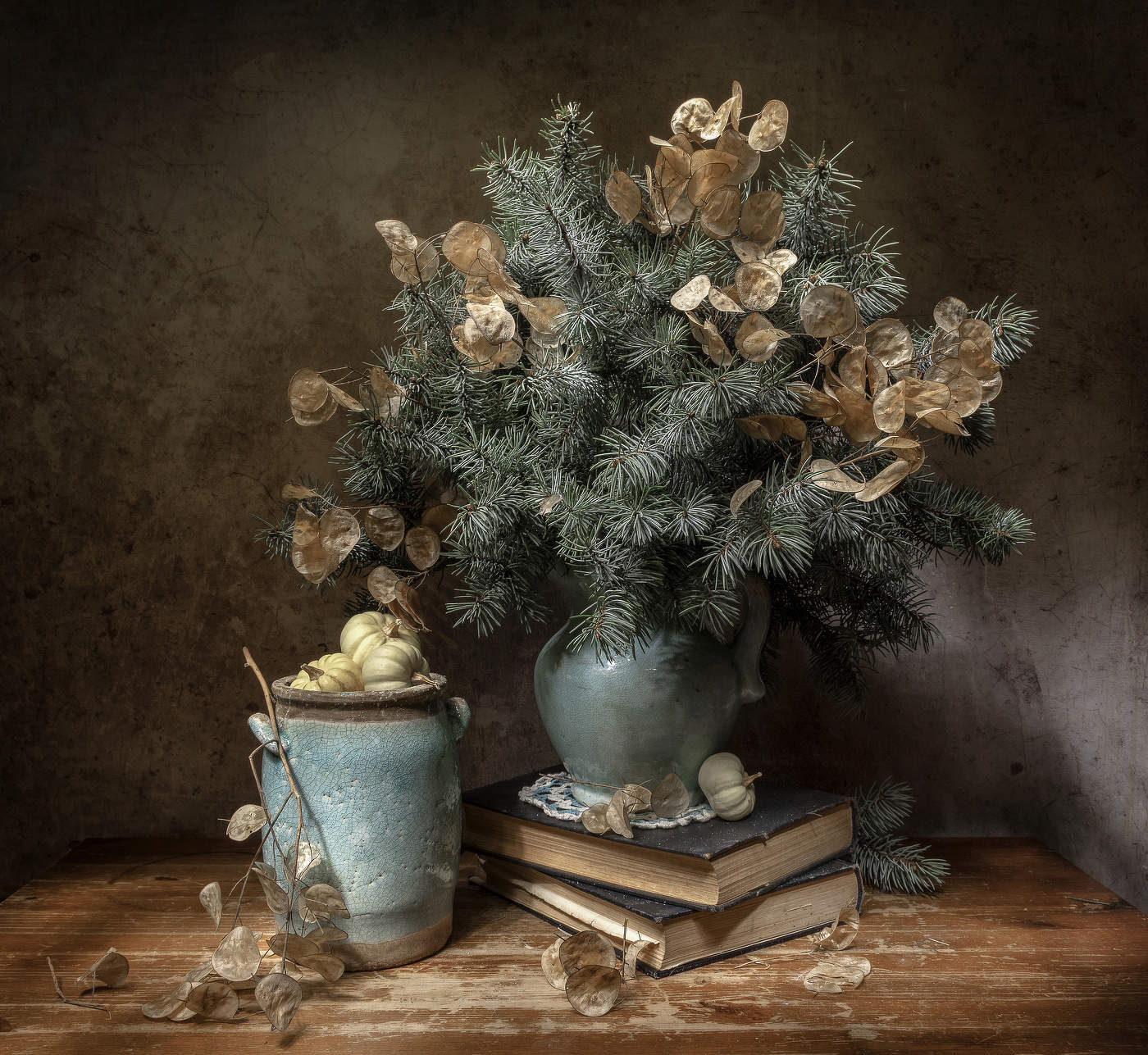 С лунником...