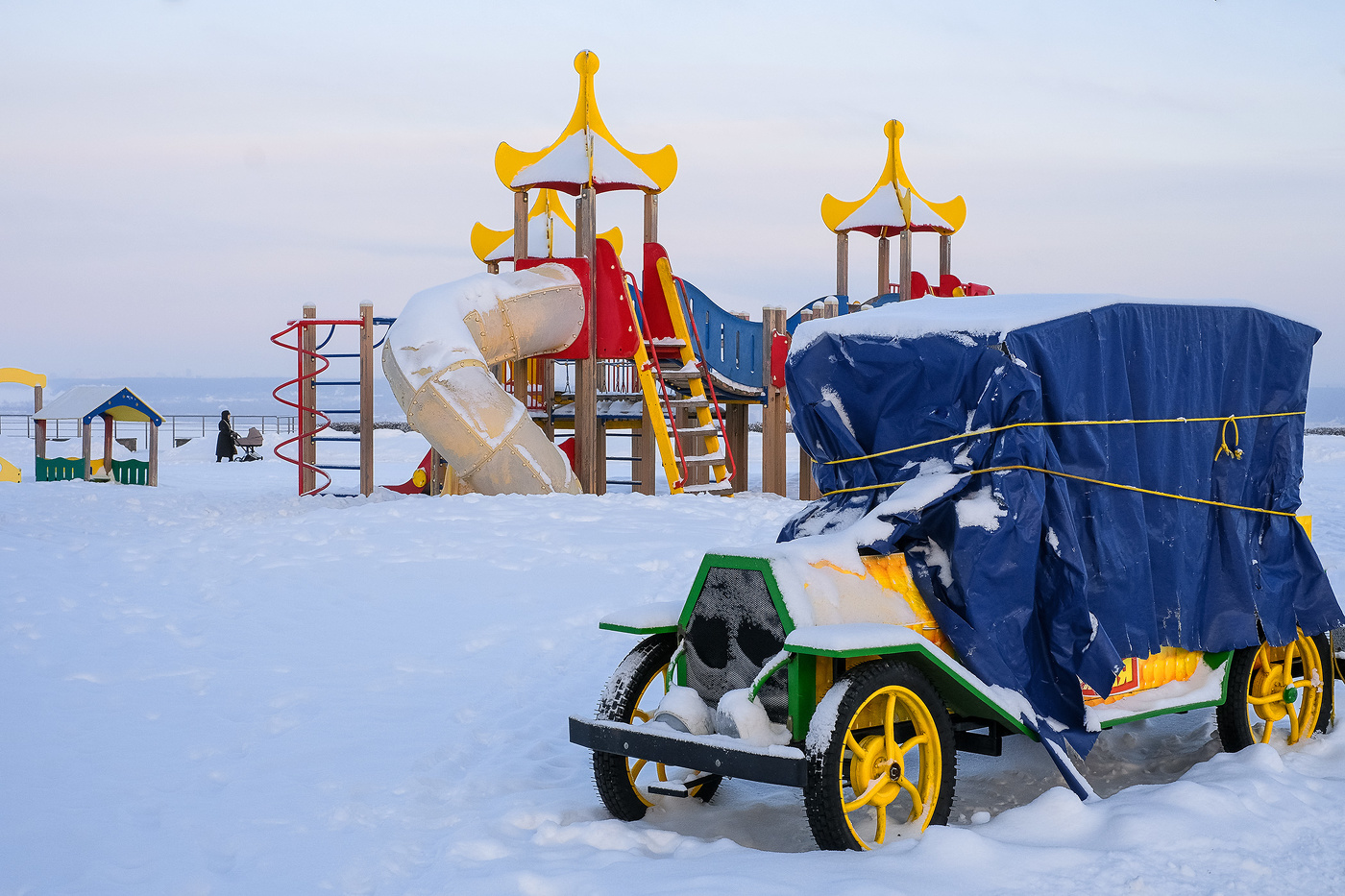 Детская площадка...