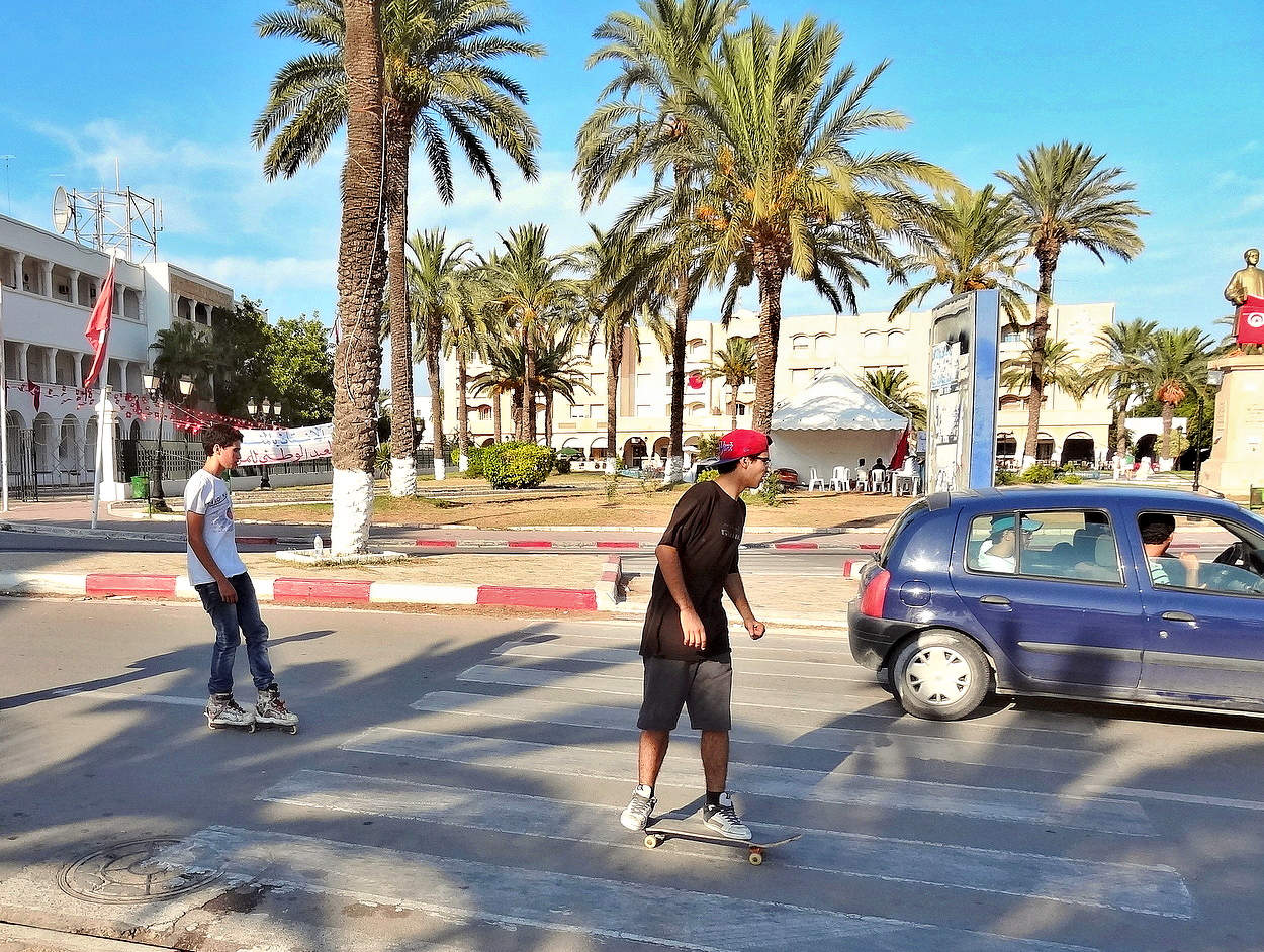 По трассе на скейтах