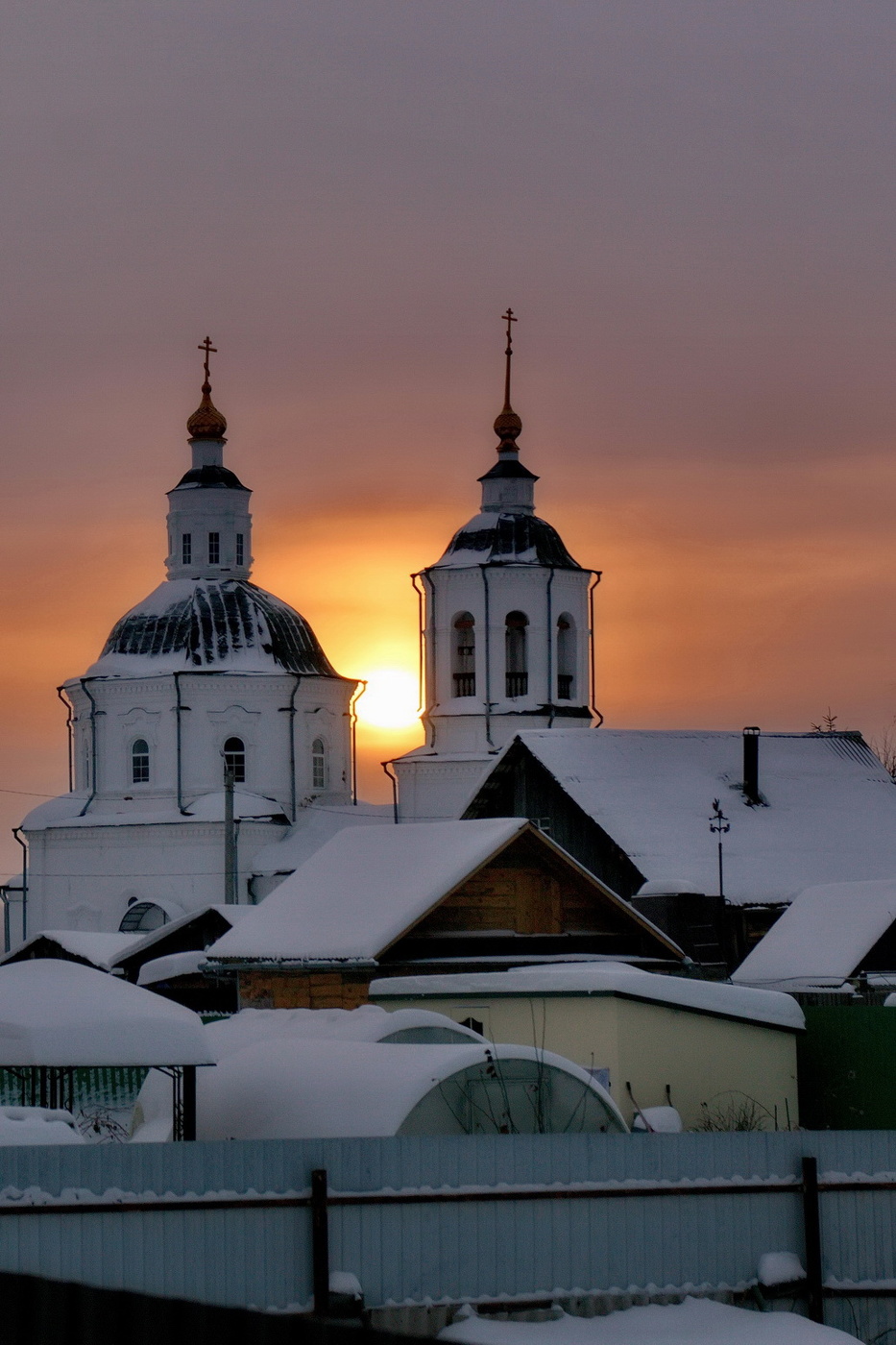 На восходе.