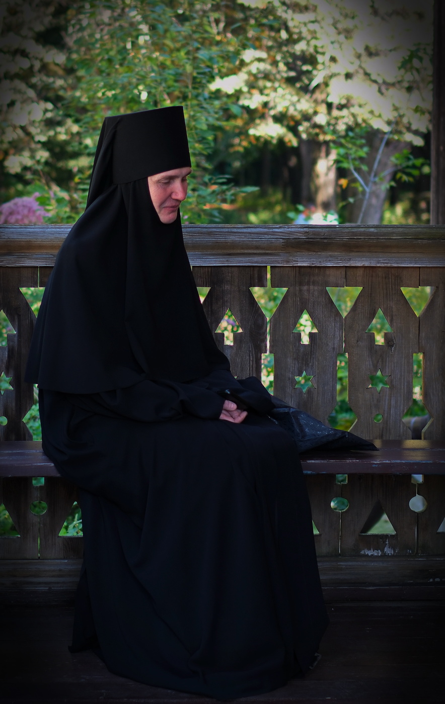 Воскресный день. После Божественной Литургии...