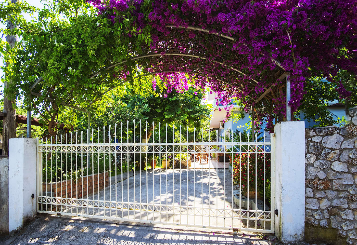 Солнечный дворик