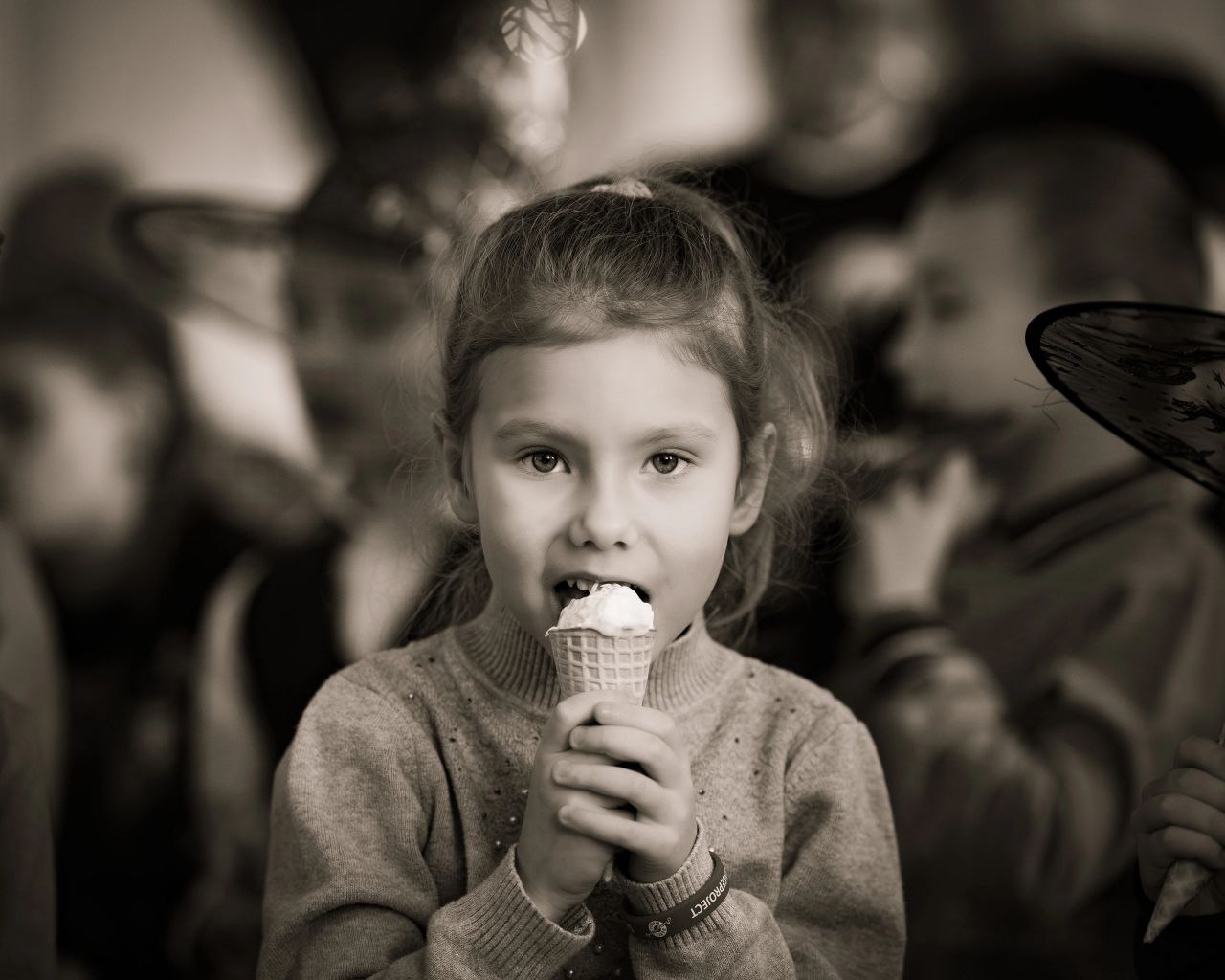 und lassen die ganze Welt warten