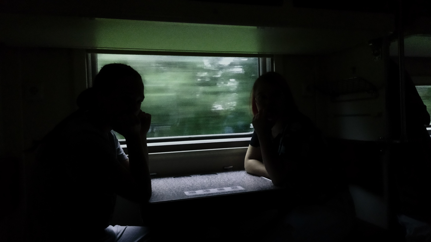 Под стук колёс на боковушках